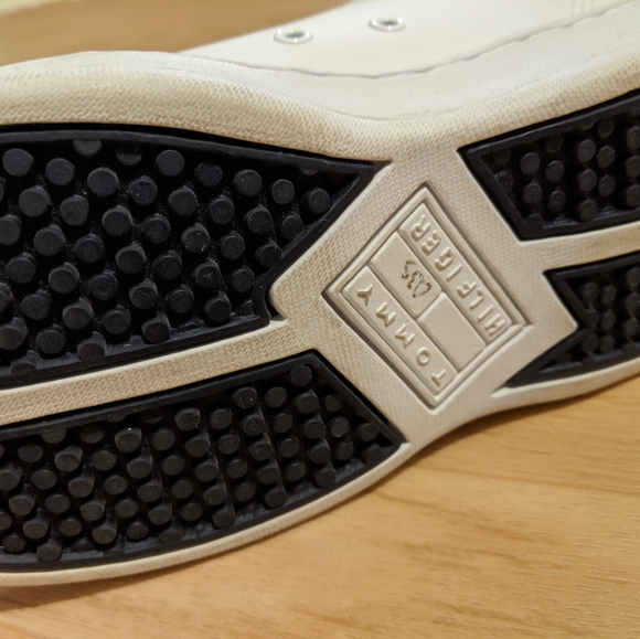 Tommy Hilfiger size 6 - Picture 3 of 5